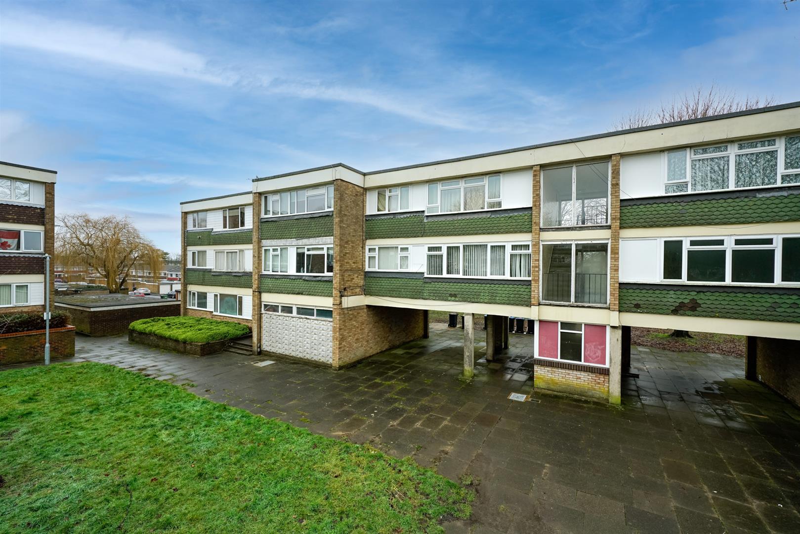Livingstone Walk, Grovehill, Hemel Hempstead Squire Estates